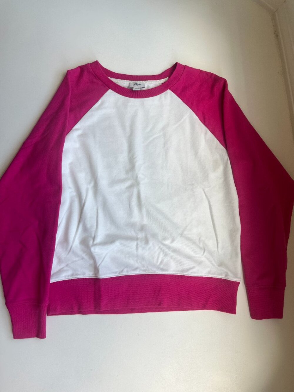 Women’s Raglan Sweatshirt Size XS